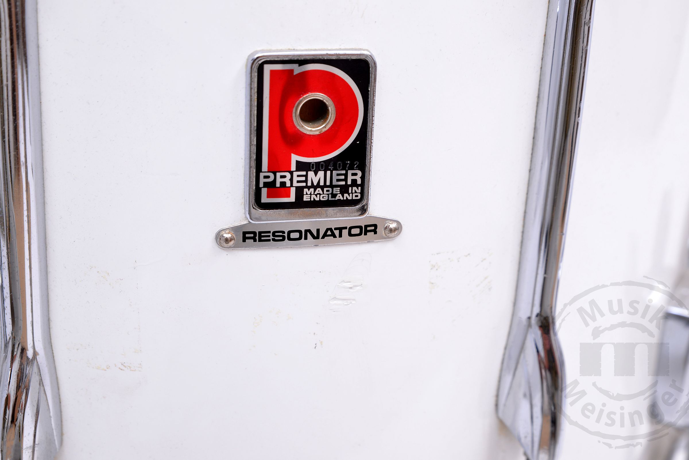 Premier Resonator 18x16 FT White Cortex