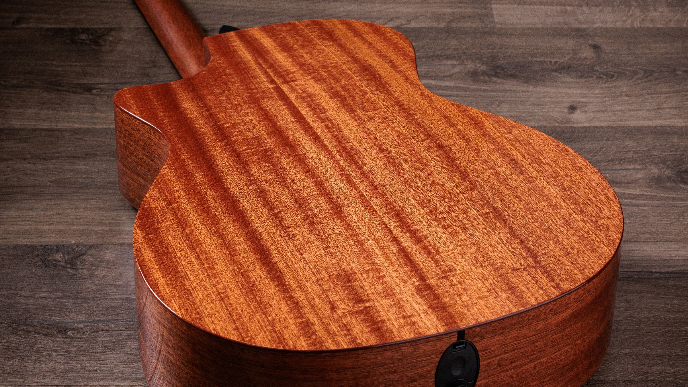 TAYLOR 324ce Studio Special Edition,Sapele/Maho,SEB Top