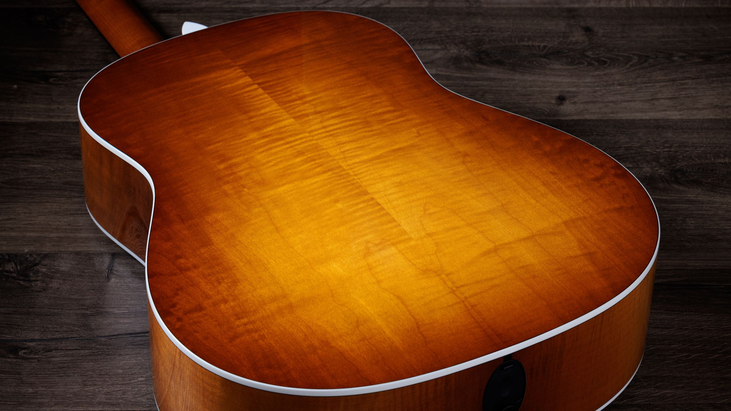 TAYLOR 217e Plus Special Editon Honeyburst