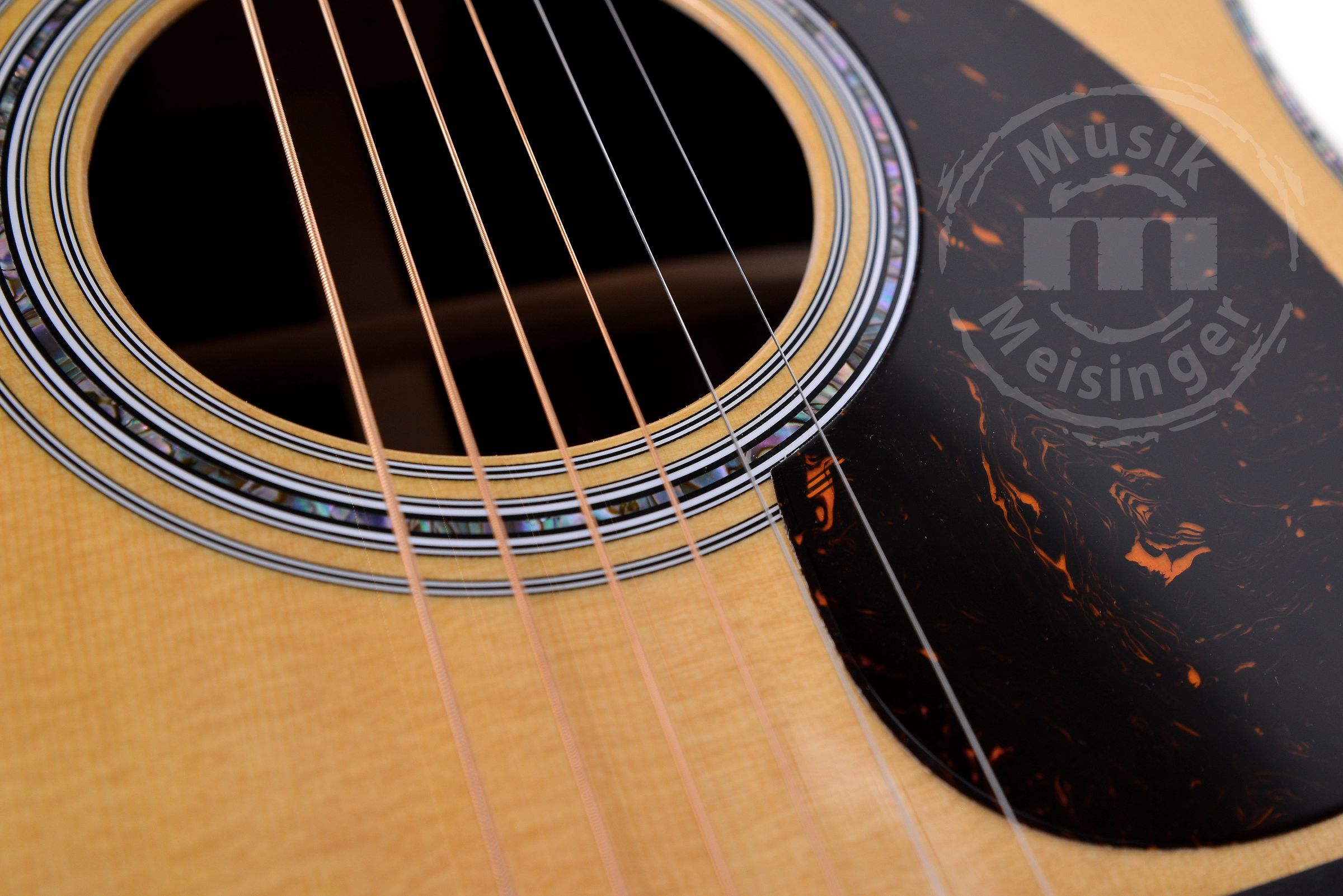 MARTIN GUITARS D-45