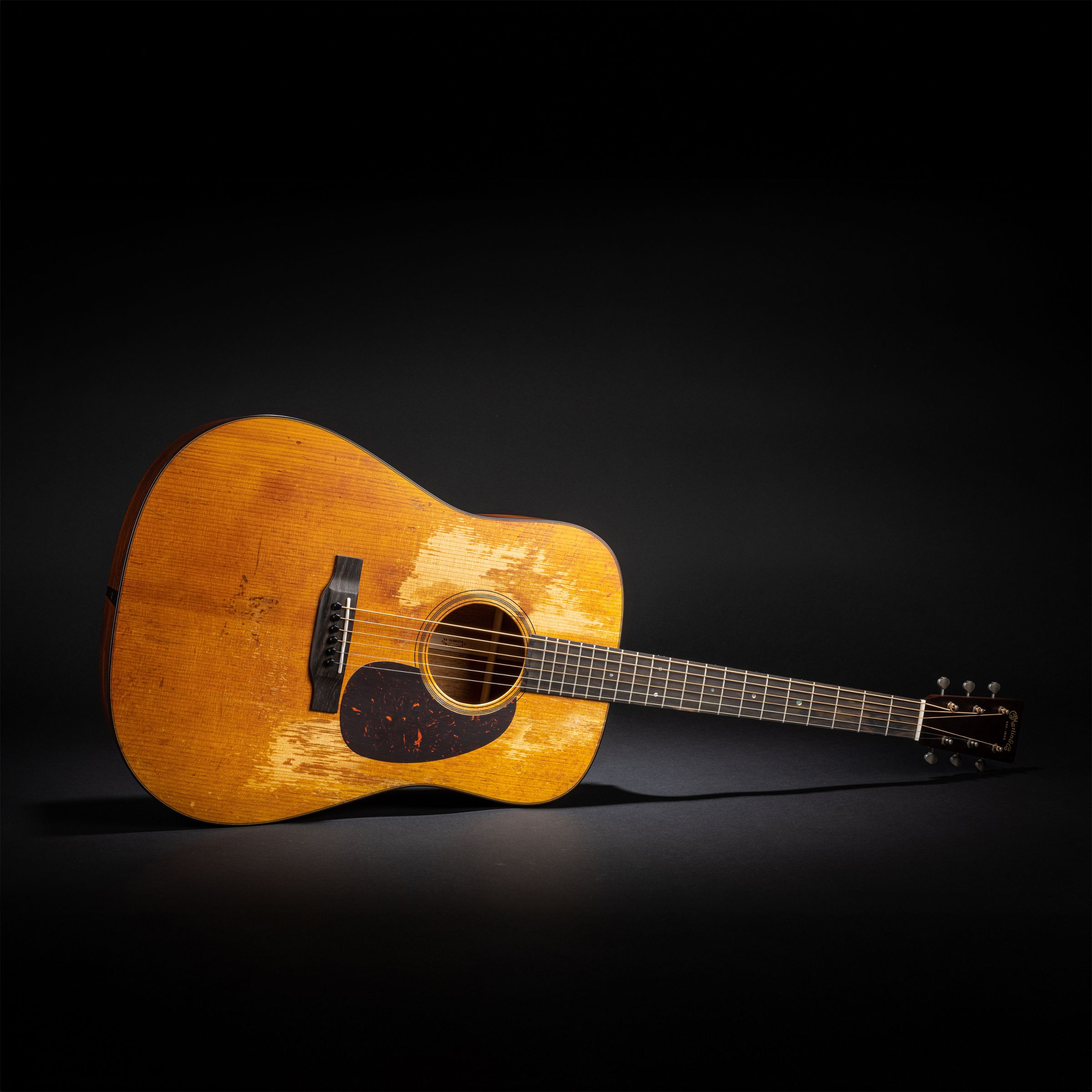 MARTIN GUITARS D-18 Streetlegend MARTIN GUITARS D-18 Streetlegend