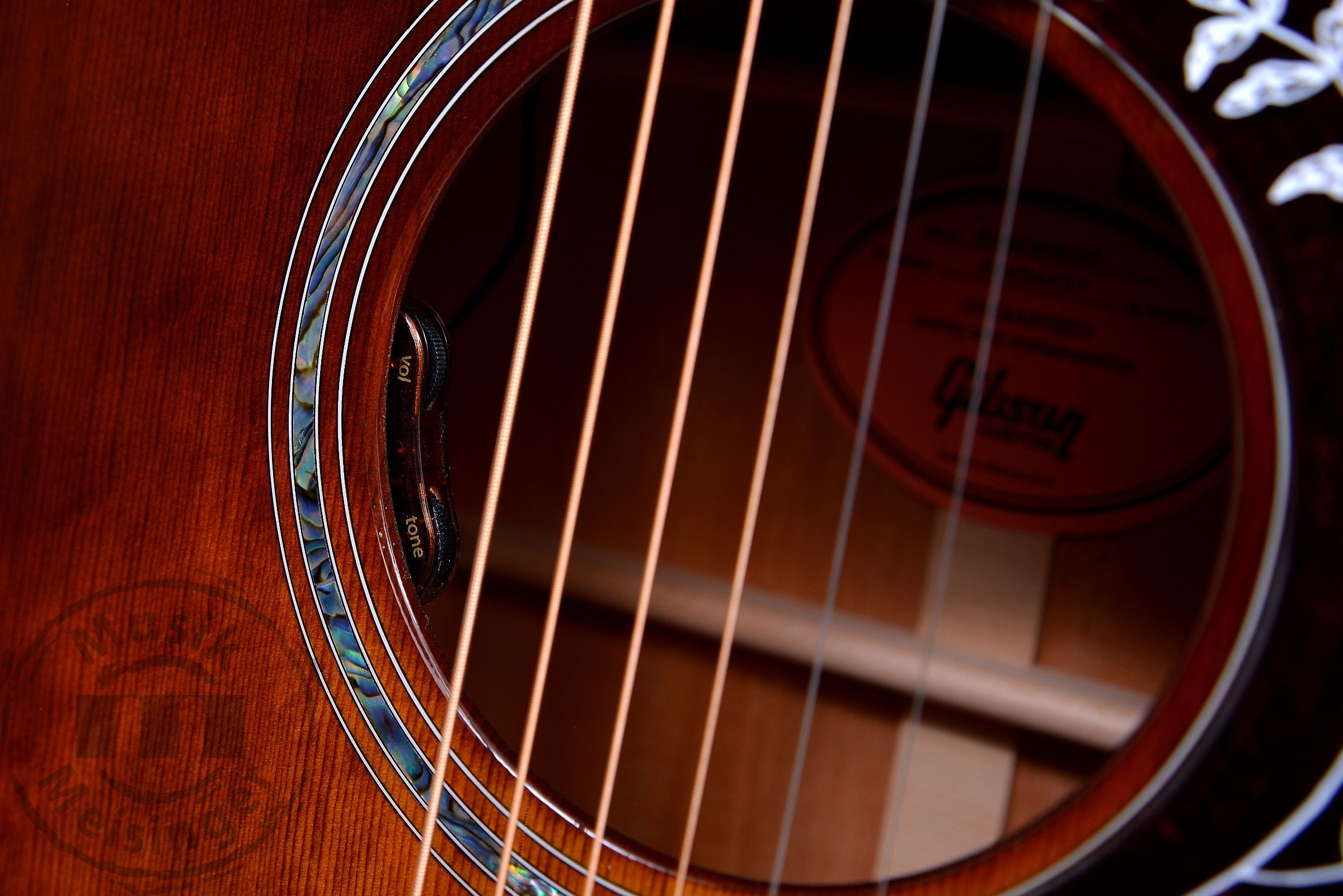 GIBSON Hummingbird Anniversary Limited Edition Cremona Burst