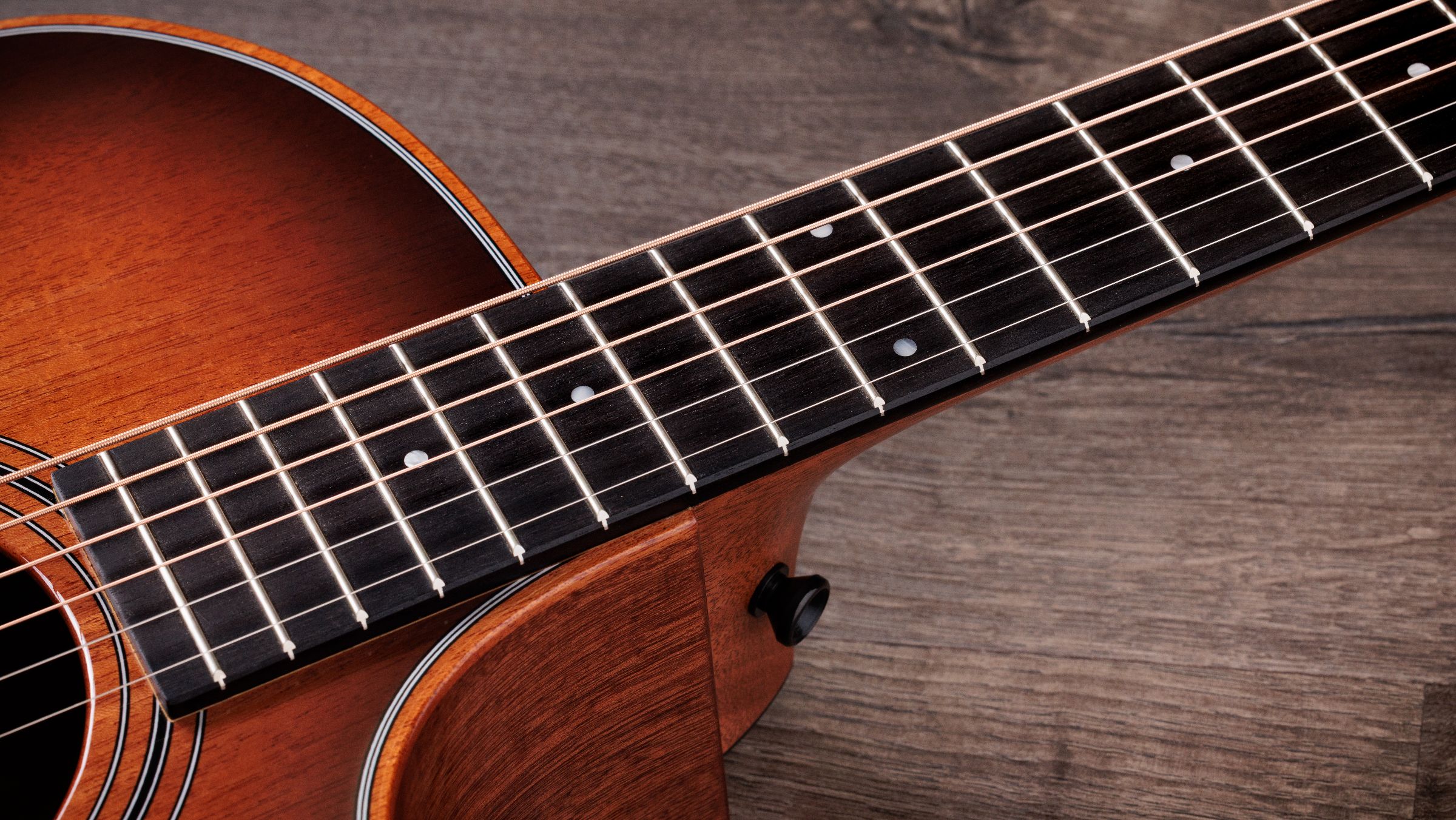 TAYLOR 324ce Studio Special Edition,Sapele/Maho,SEB Top
