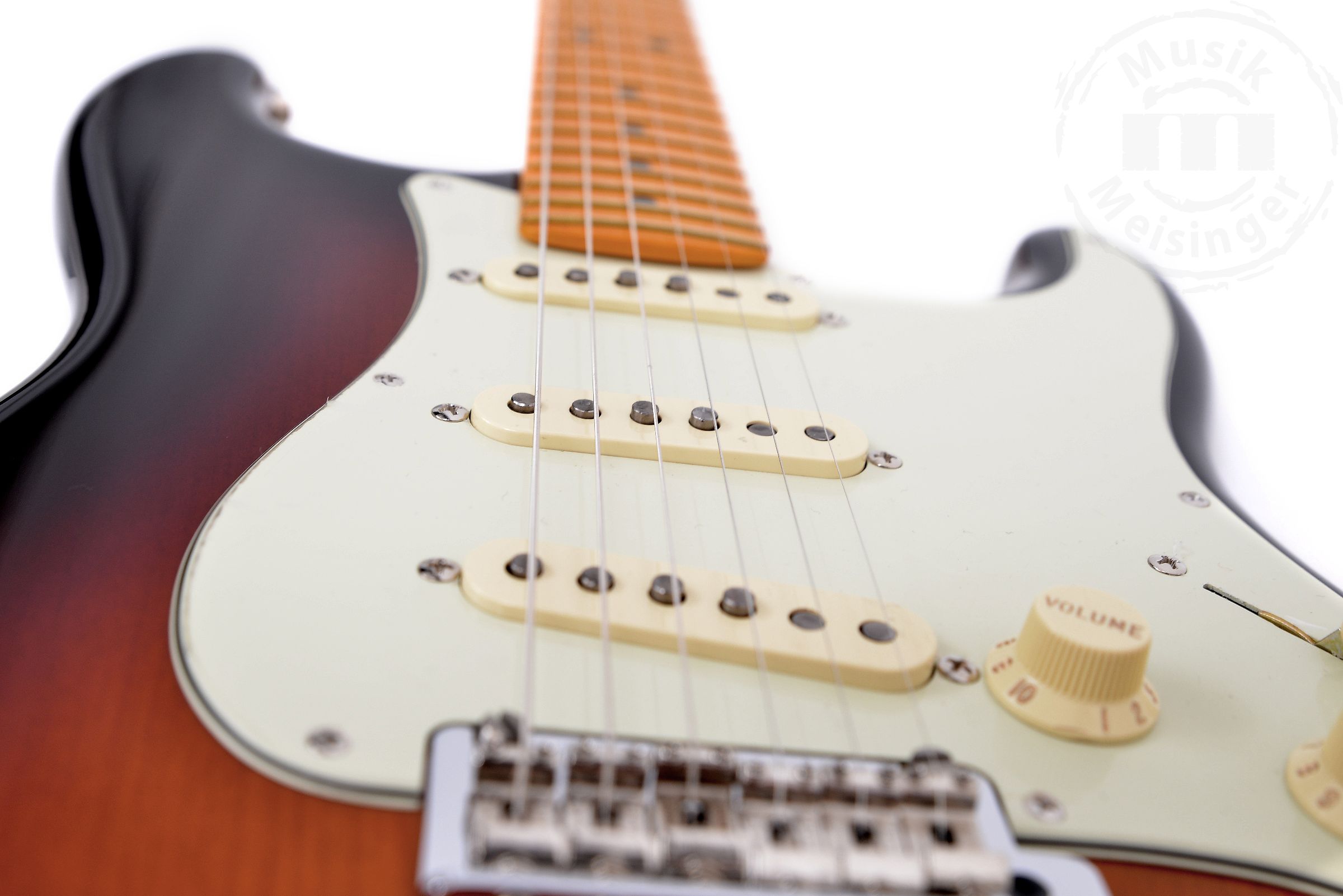 FENDER DE AM PRO II STRAT V MN 3TSB
