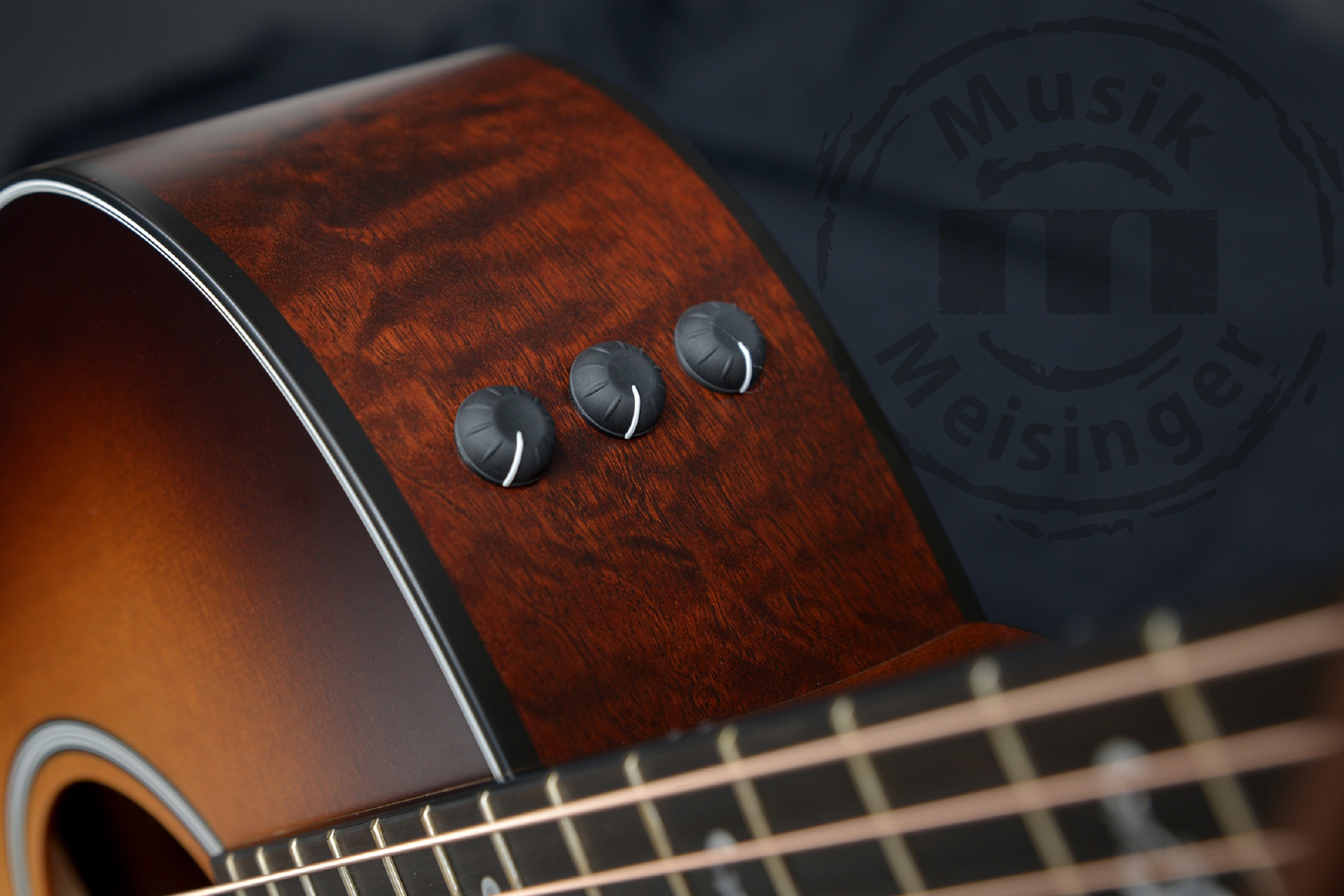 TAYLOR 314ce LTD Quilted Sapele