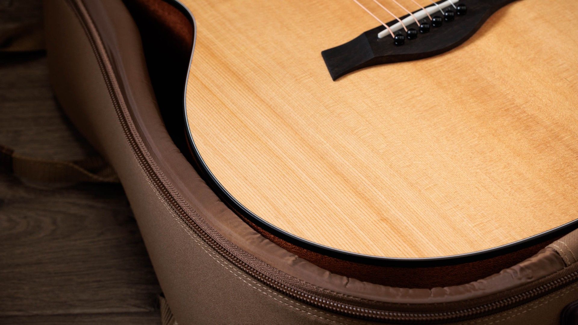 TAYLOR 114ce Sapele/Spruce TAYLOR 114ce Sapele/Spruce