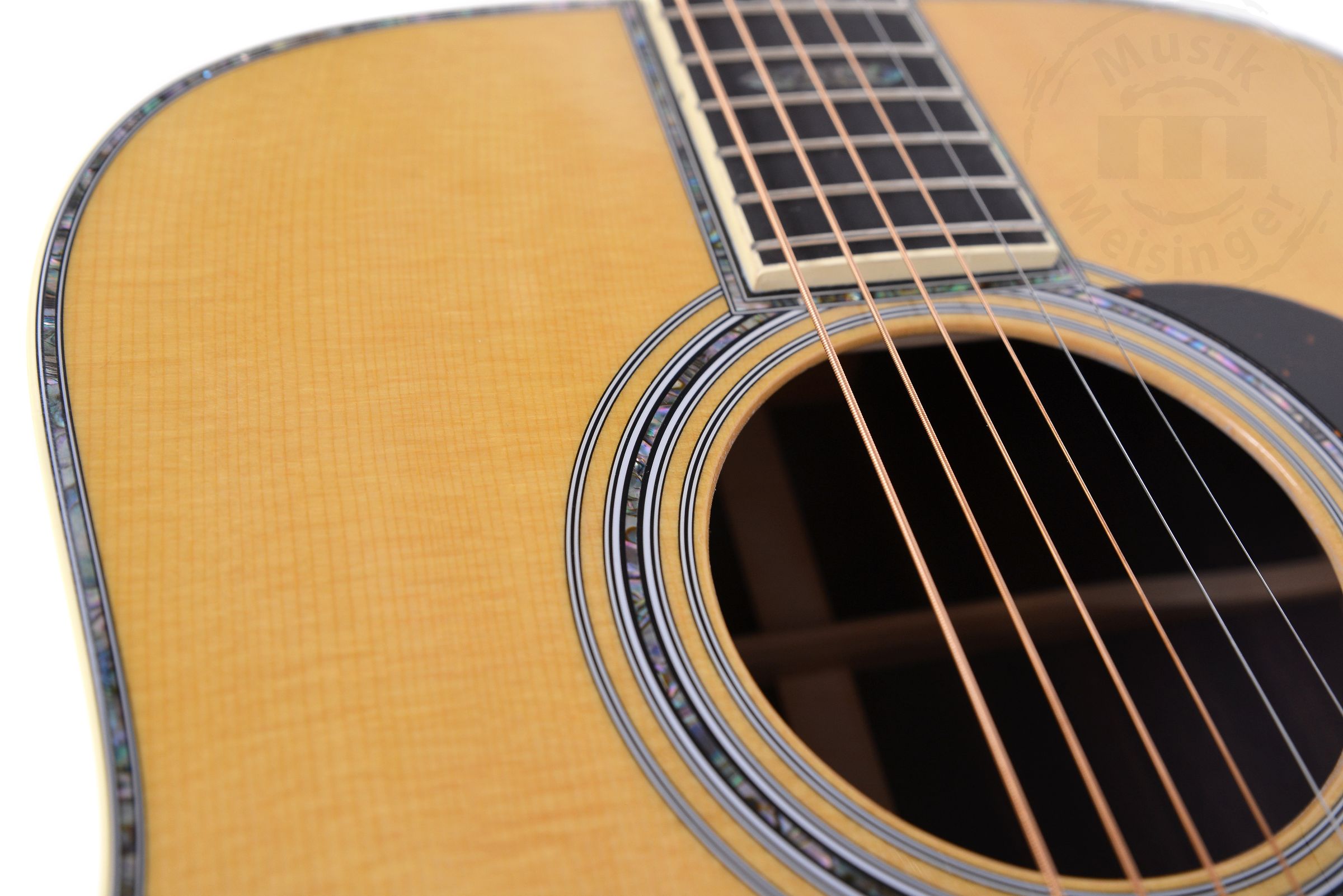 MARTIN GUITARS D-45