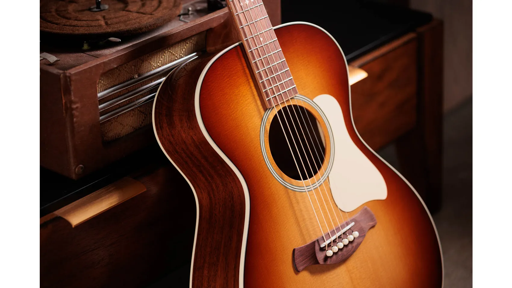 TAYLOR Ben Harper Gold Label 512e