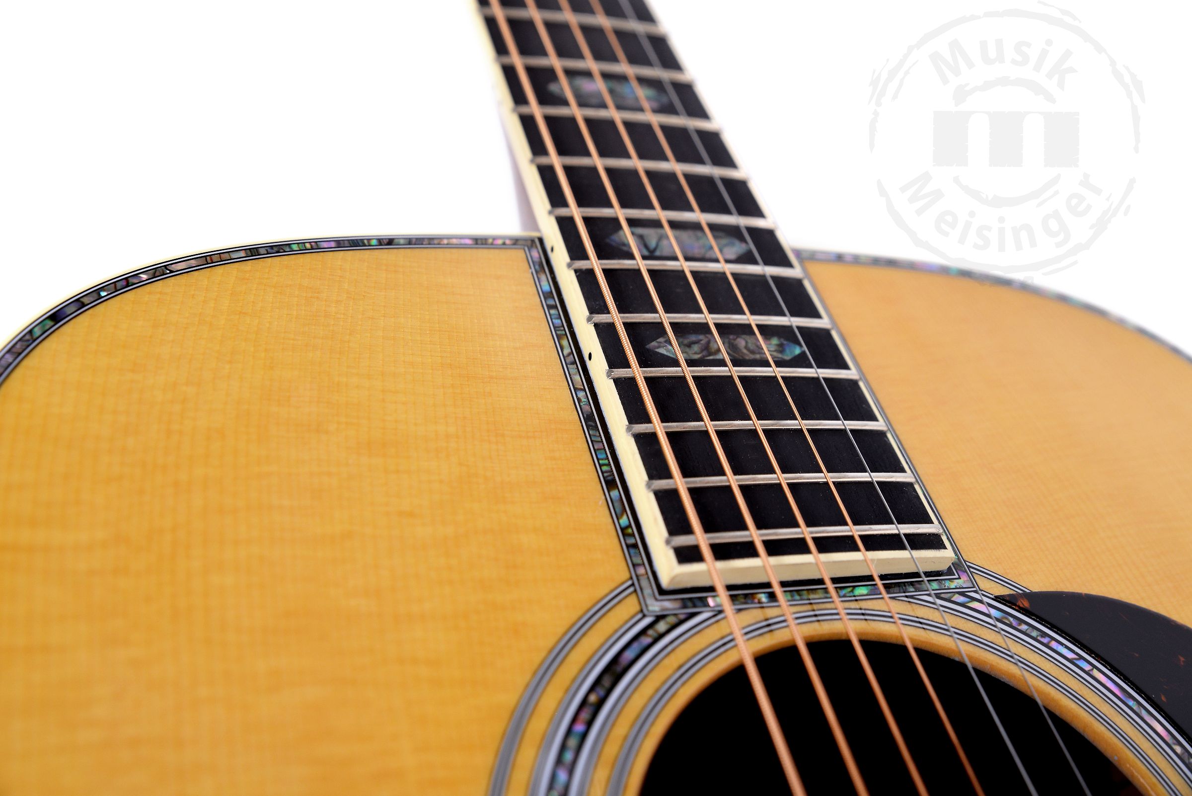 MARTIN GUITARS D-45
