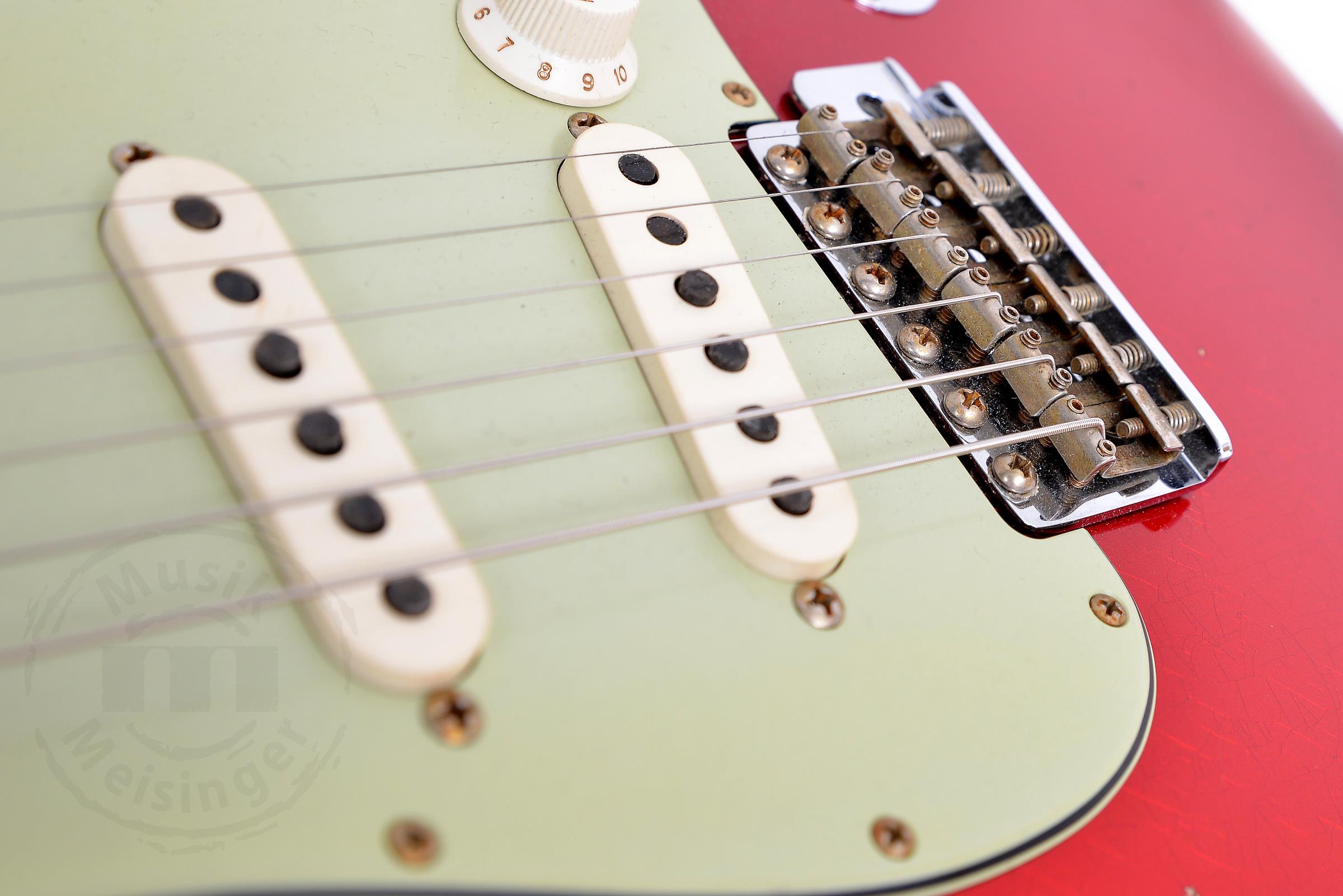 FENDER Custom Shop 1963 Strat Journey Man Candy Apple Red FENDER Custom Shop 1963 Strat Journey Man Candy Apple Red
