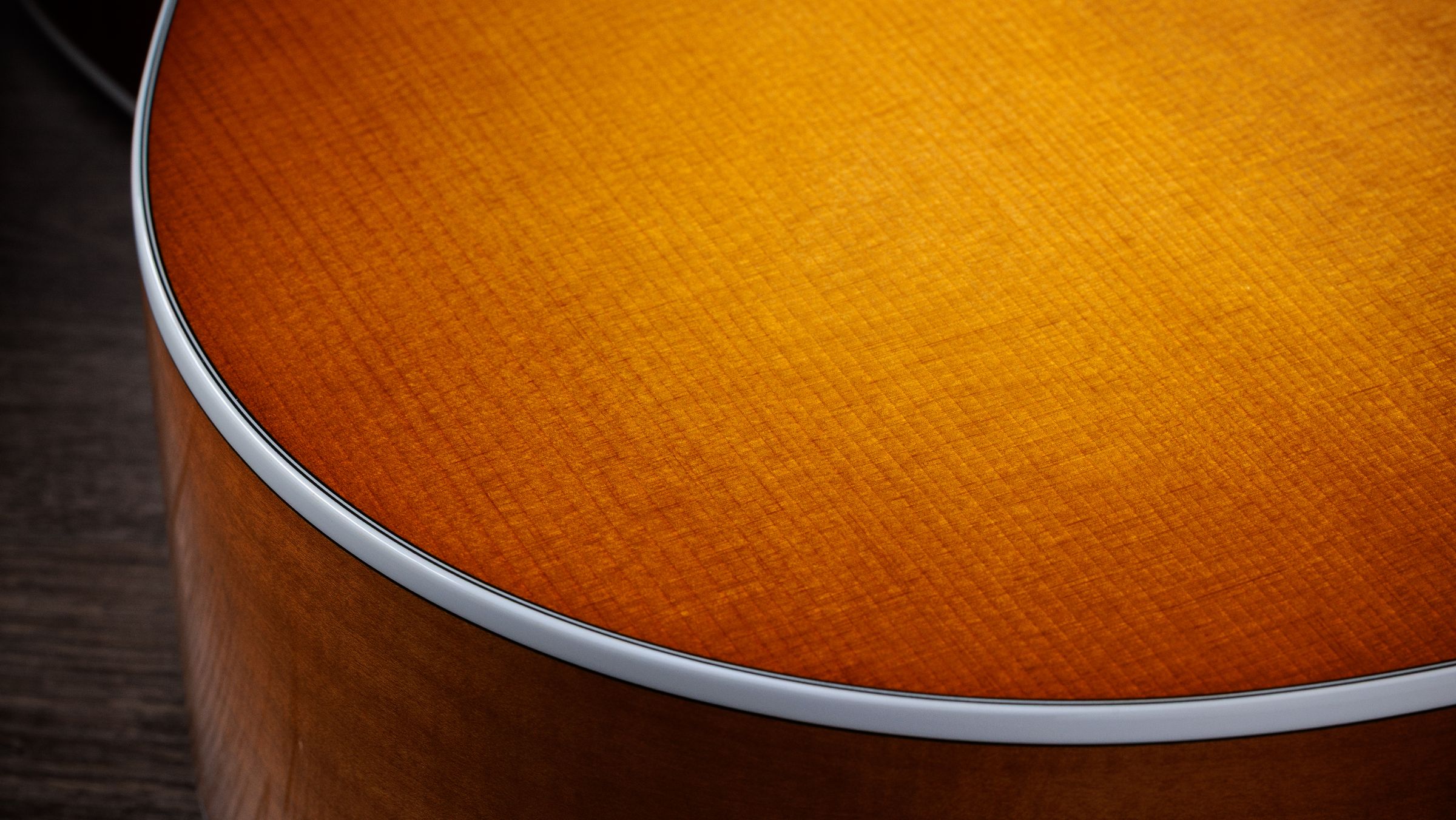 TAYLOR 217e Plus Special Editon Honeyburst