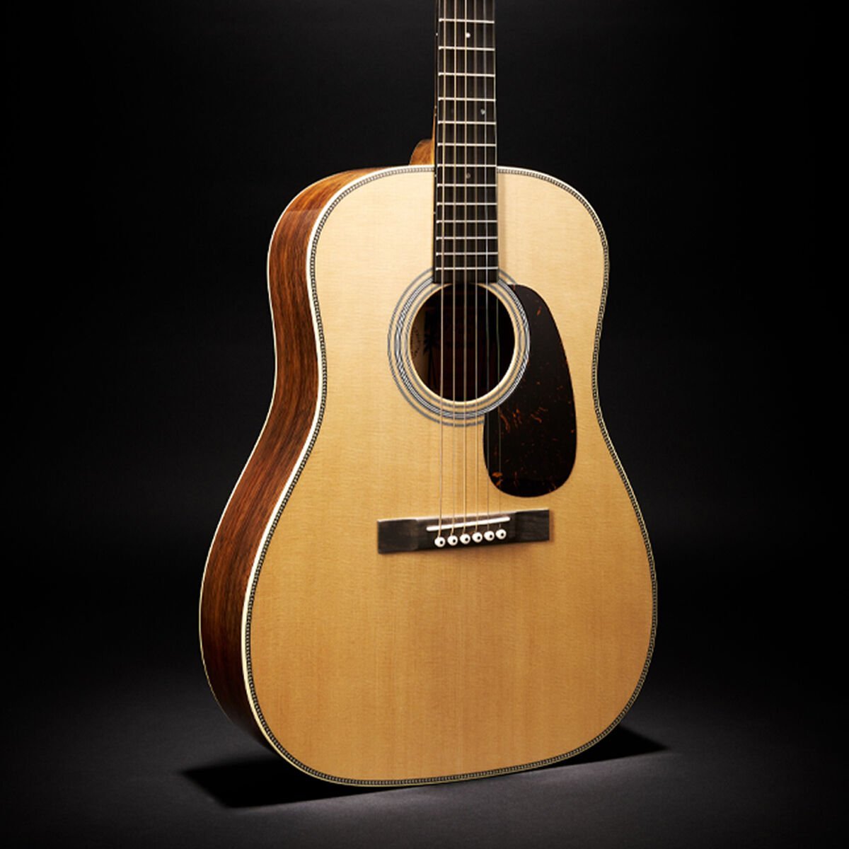 MARTIN GUITARS O'ahu HG-28 MARTIN GUITARS O'ahu HG-28