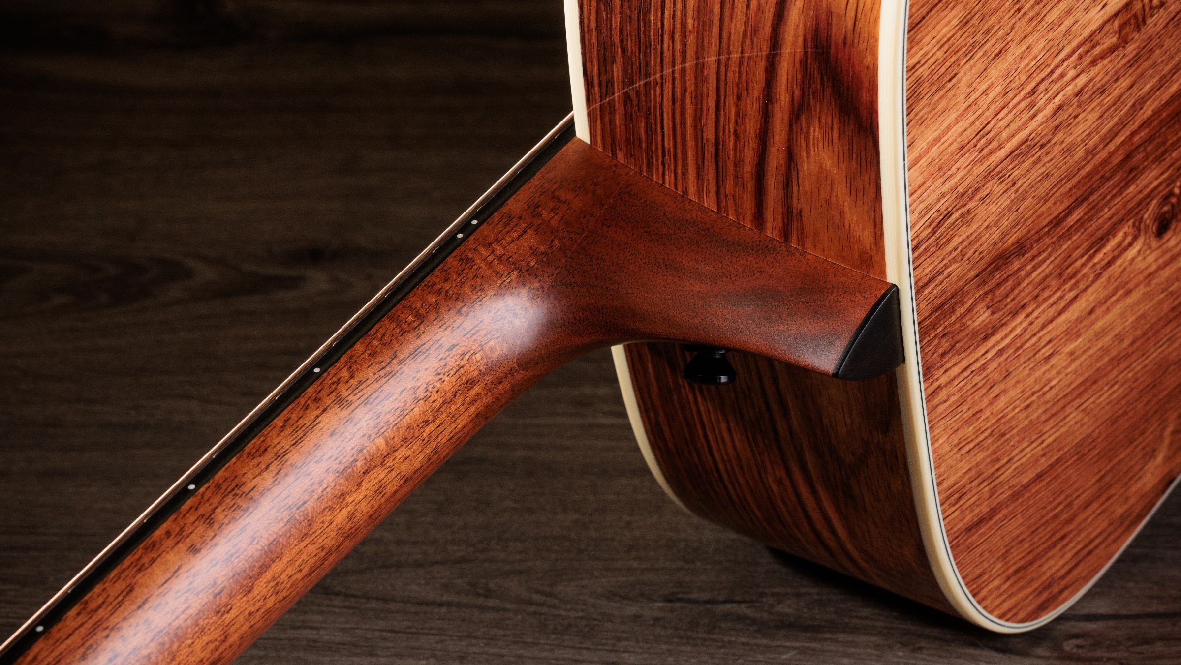 TAYLOR Gold Label 810e