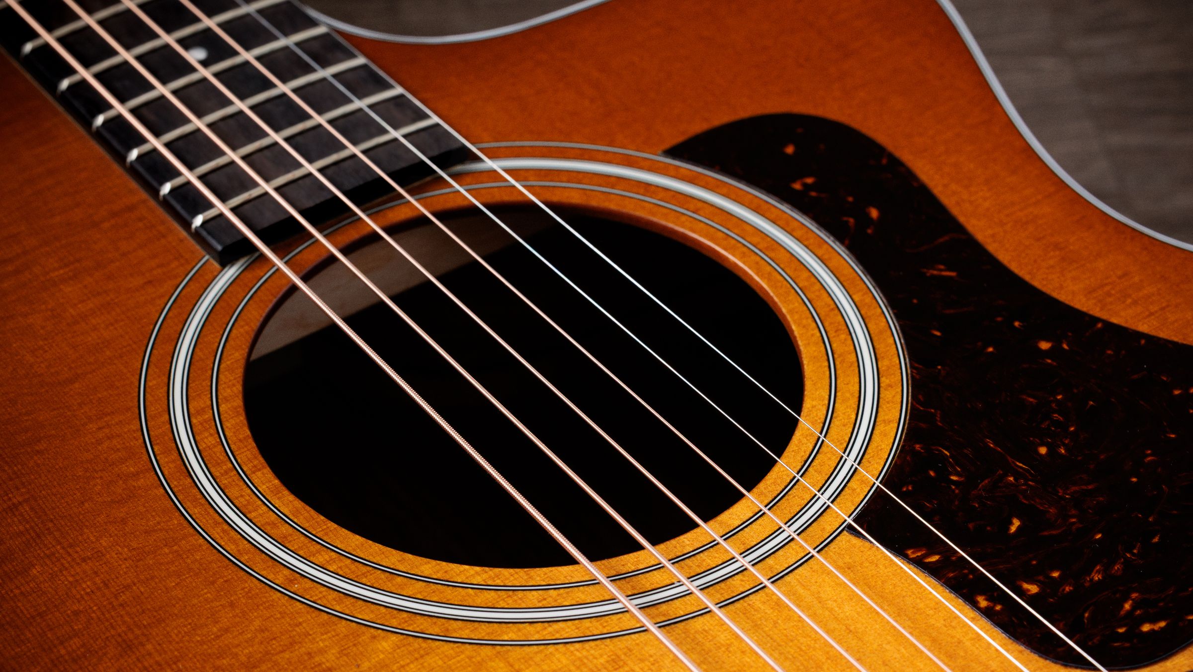 TAYLOR 214ce Special Edition Honeyburst