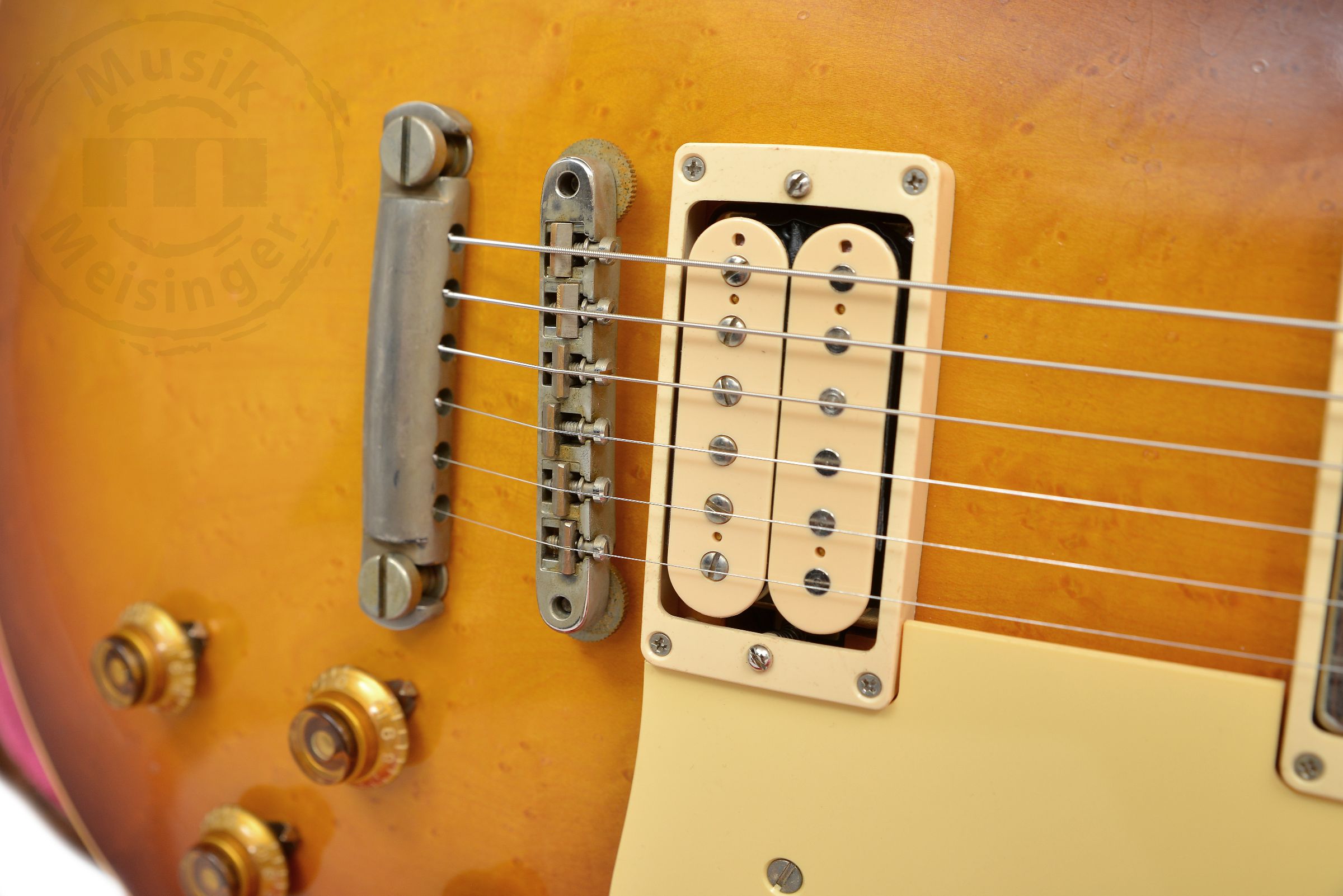 GIBSON Custom LE 1959 Les Paul Standard Reissue with Birdseye Maple Top, Light Aged, Peach Tea Burst