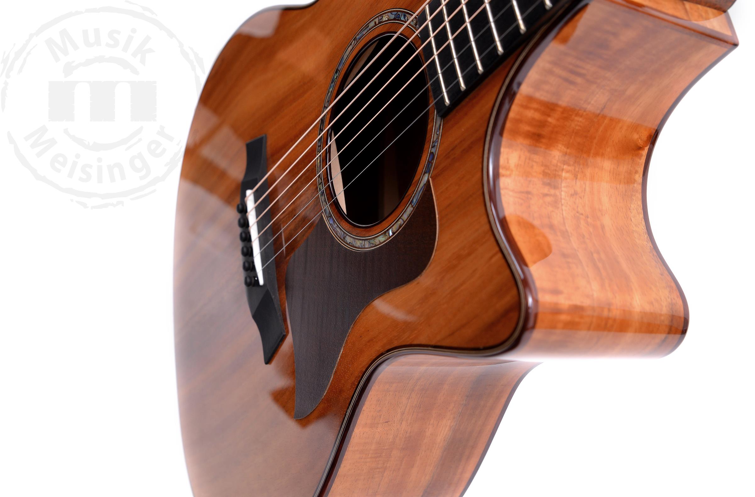 TAYLOR 724ce, Gloss