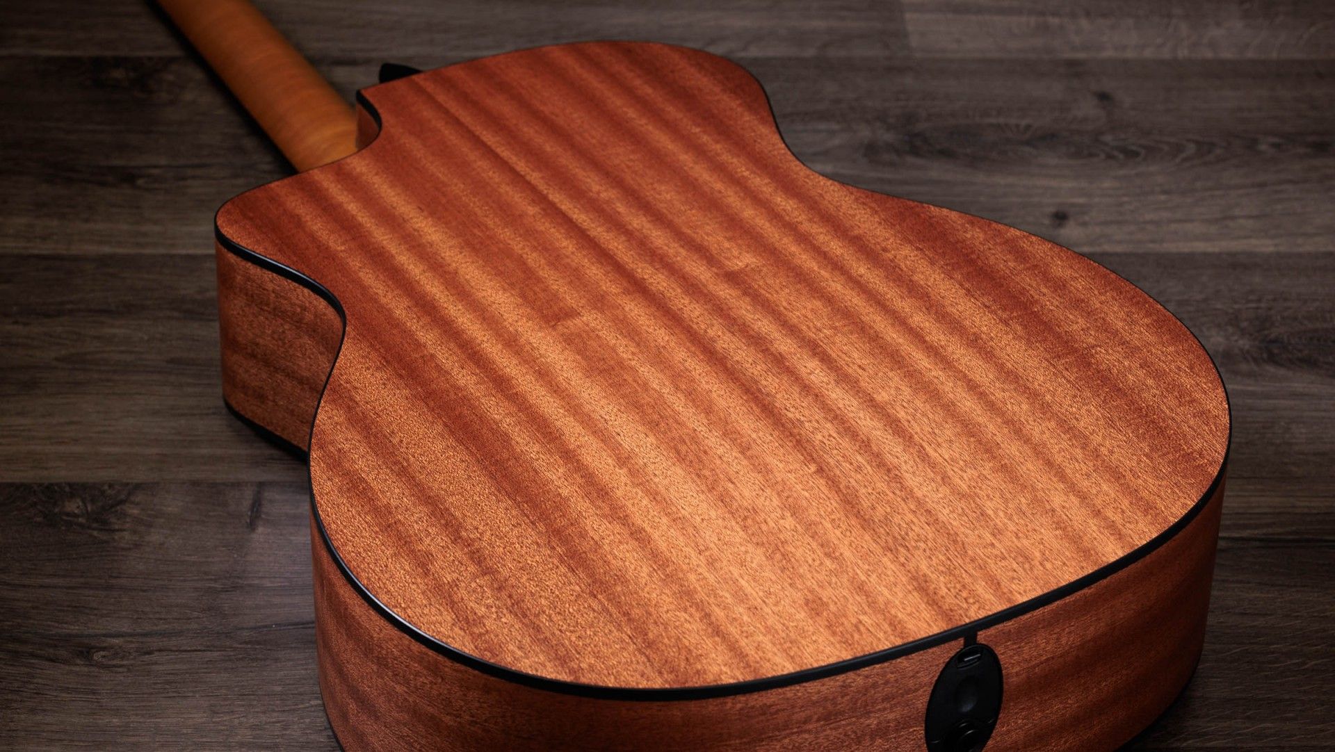 TAYLOR 114ce Sapele/Spruce TAYLOR 114ce Sapele/Spruce