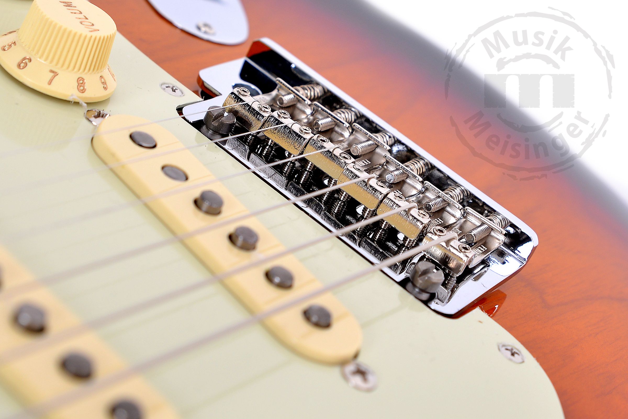 FENDER DE AM PRO II STRAT V MN 3TSB