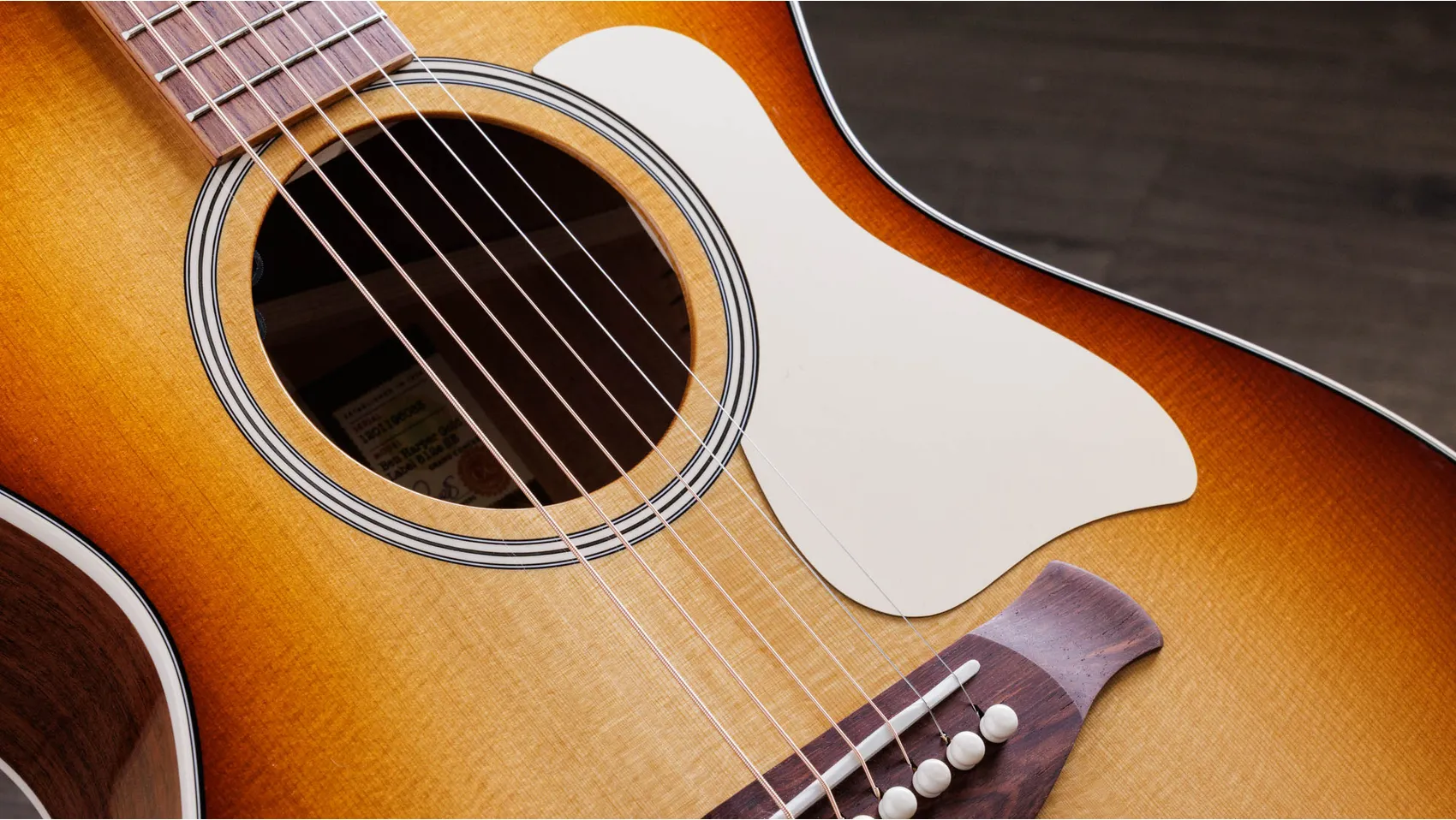 TAYLOR Ben Harper Gold Label 512e