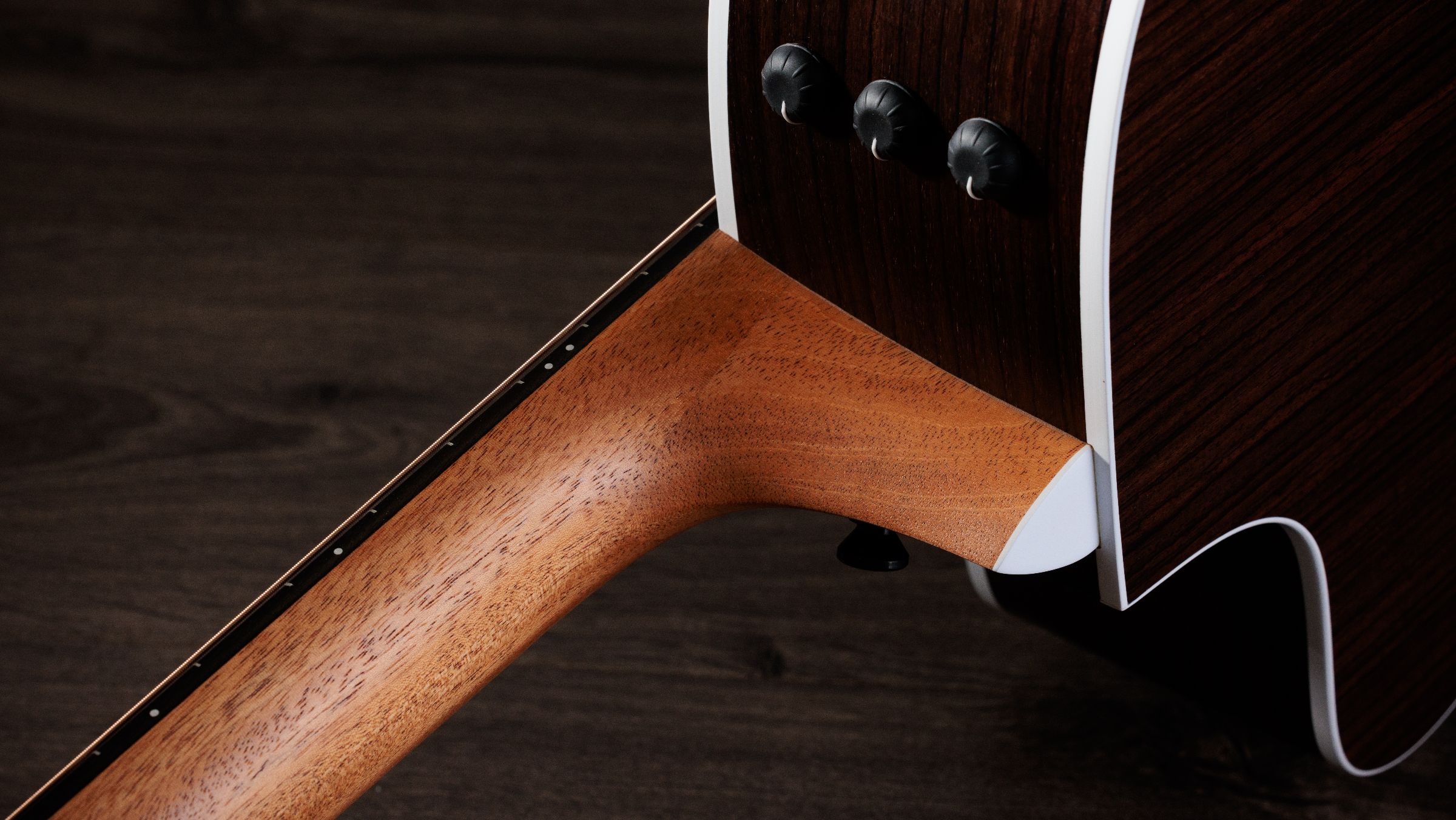 TAYLOR 214ce Special Edition Honeyburst