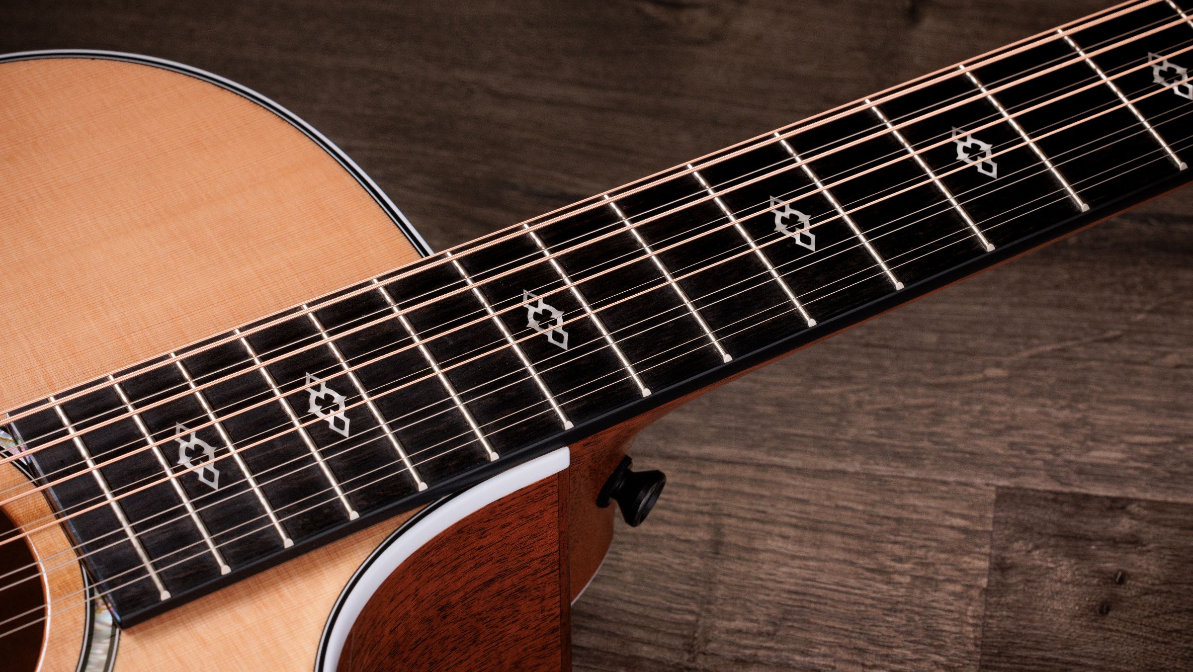 TAYLOR 552ce 12-Fret 12 String Next Generation