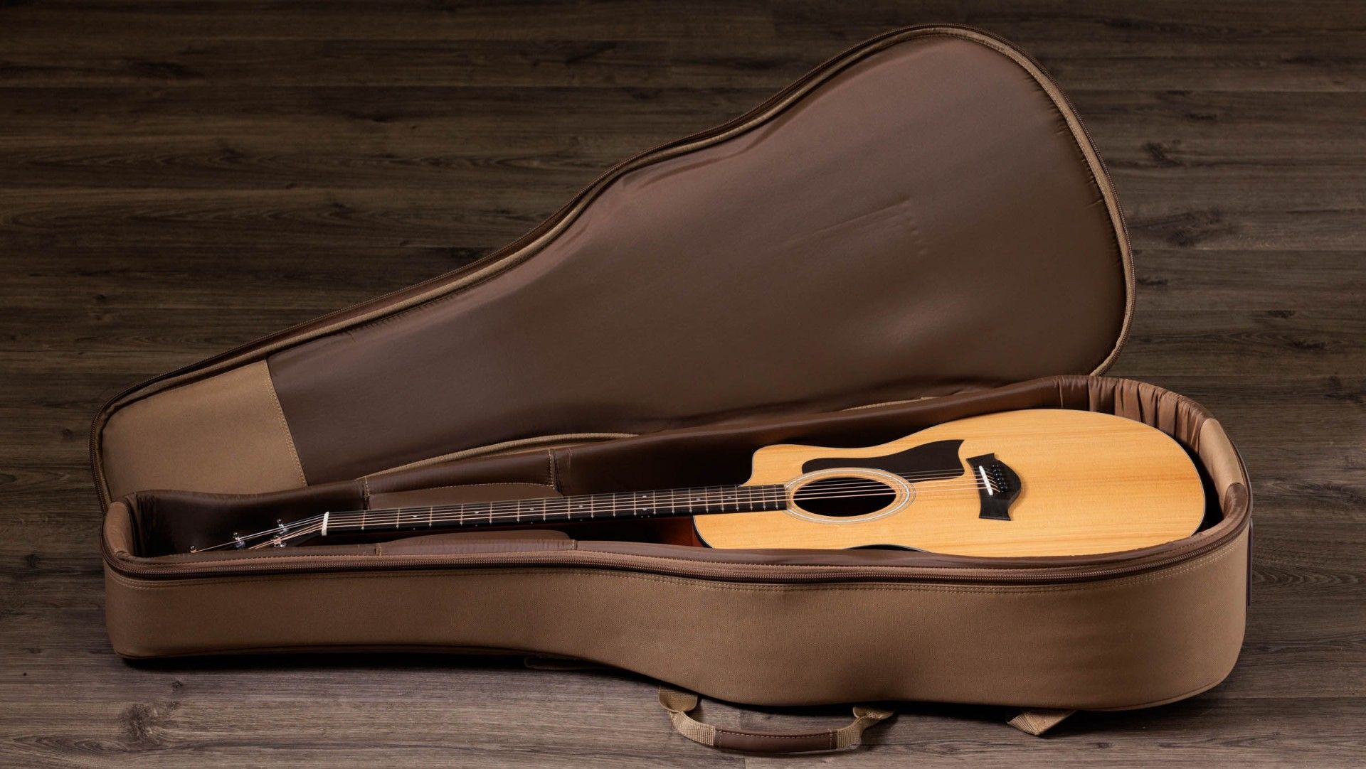 TAYLOR 114ce Sapele/Spruce TAYLOR 114ce Sapele/Spruce