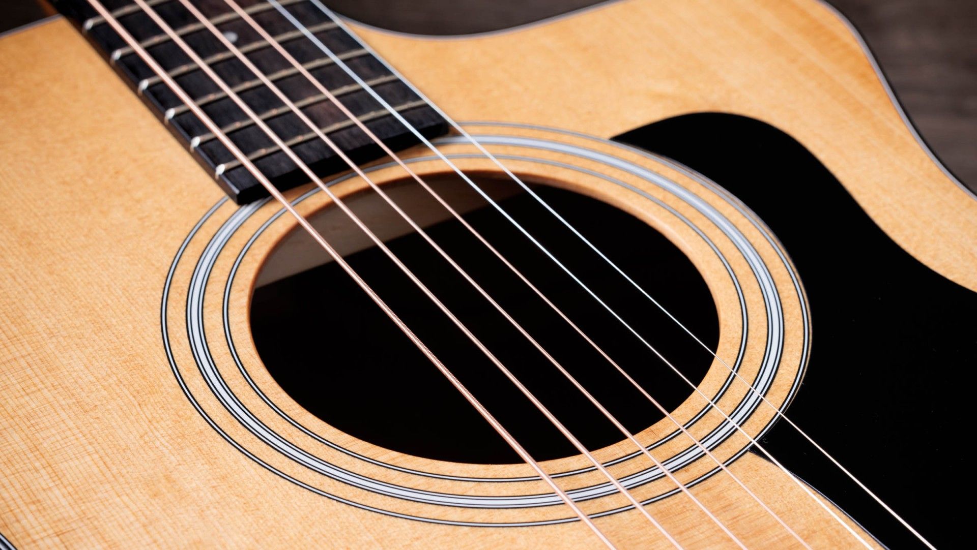 TAYLOR 114ce Sapele/Spruce TAYLOR 114ce Sapele/Spruce