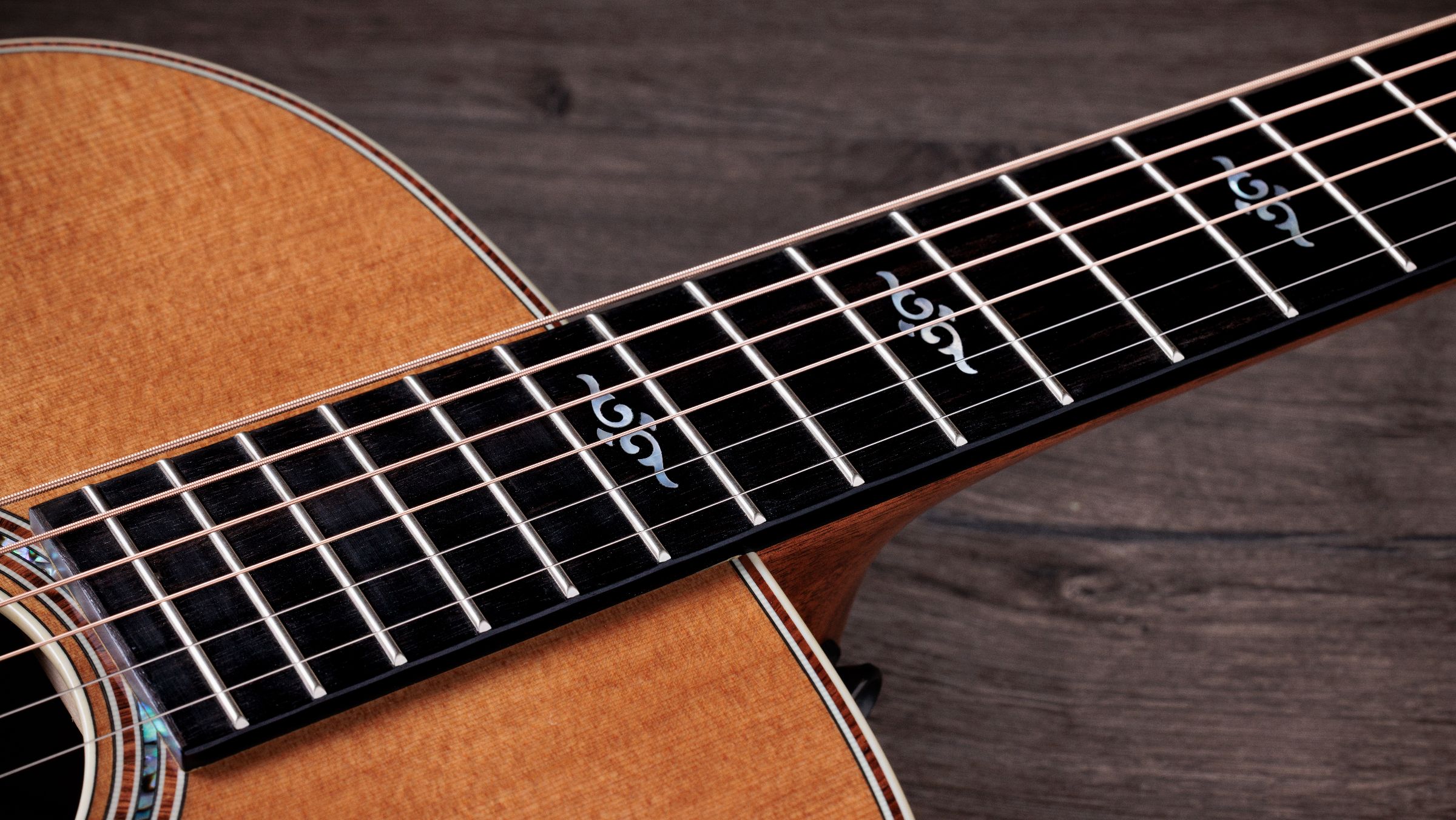 TAYLOR Gold Label 810e