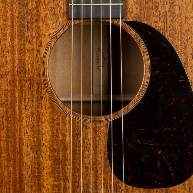 MARTIN GUITARS D-17