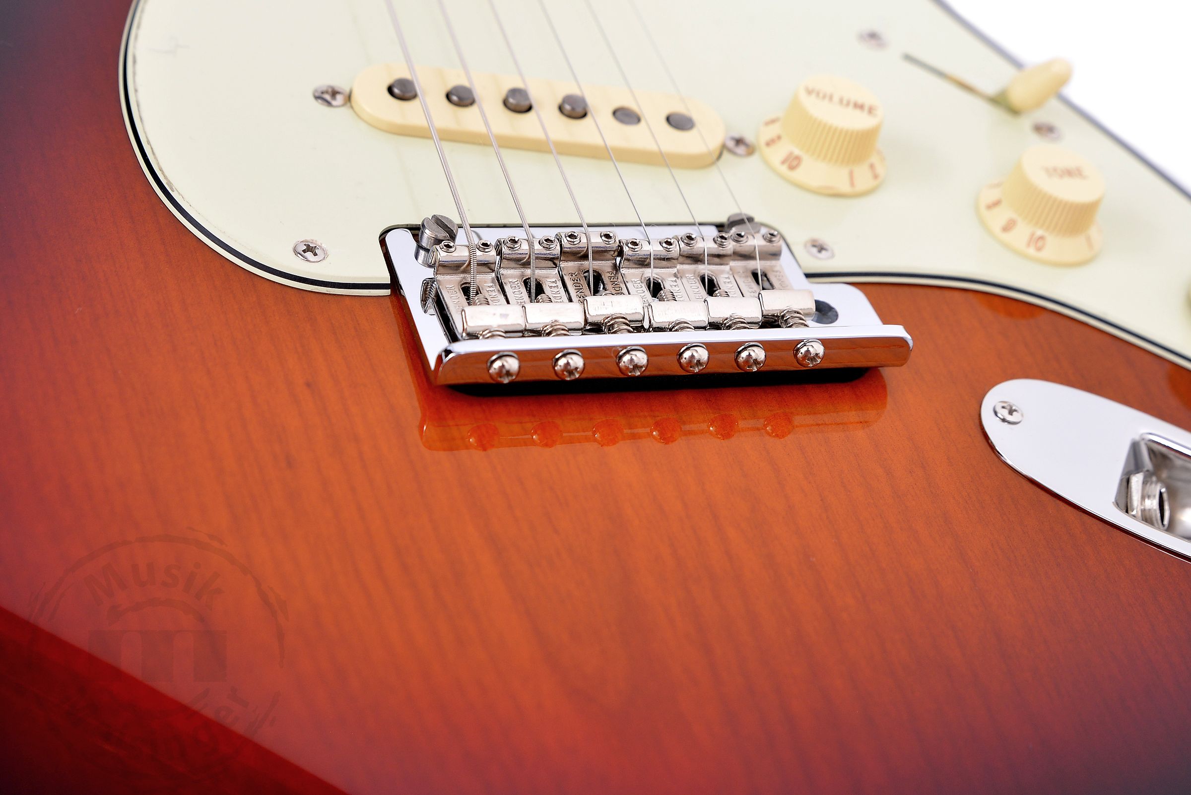 FENDER DE AM PRO II STRAT V MN 3TSB