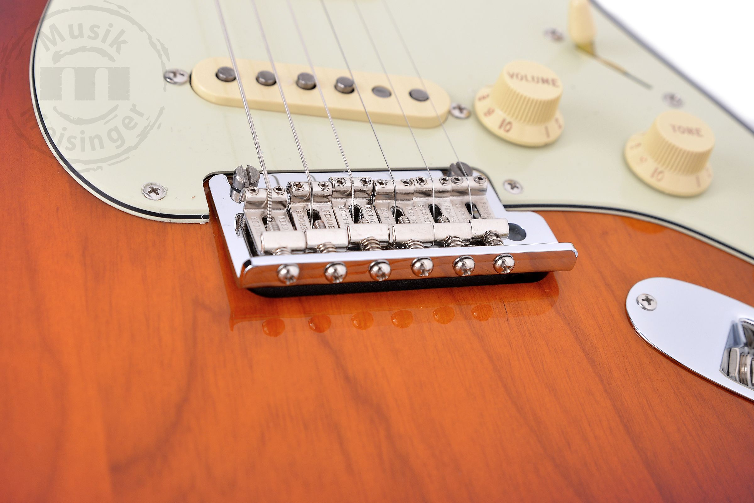 FENDER DE AM PRO II STRAT V MN 3TSB