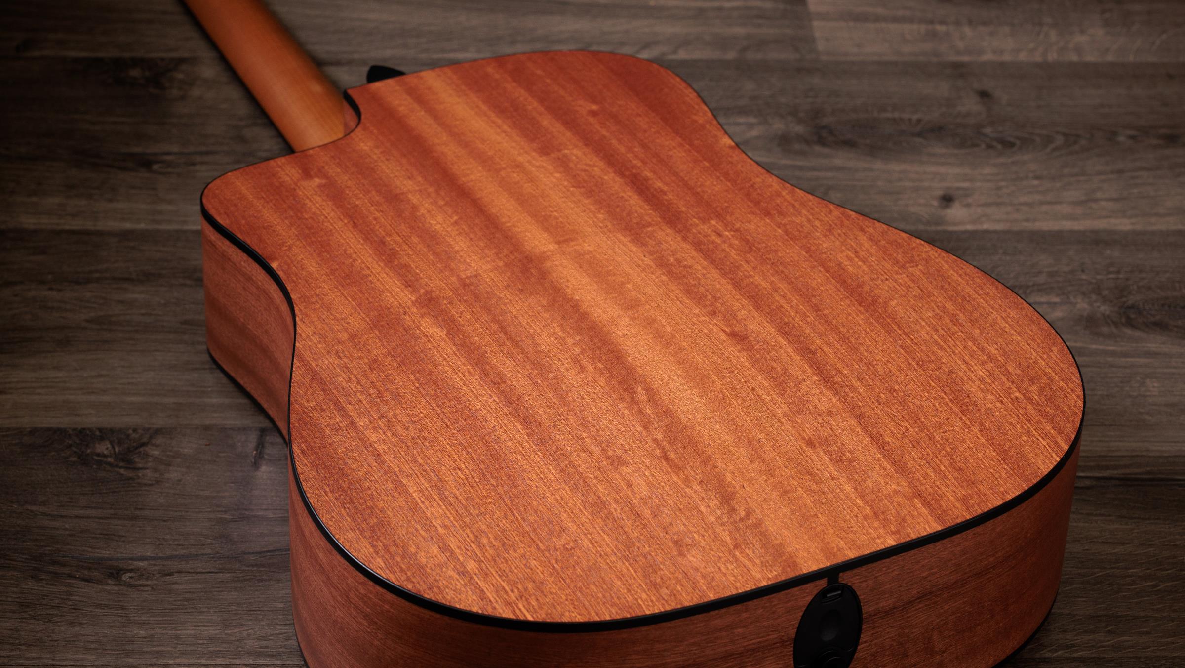 TAYLOR 110ce Sapele