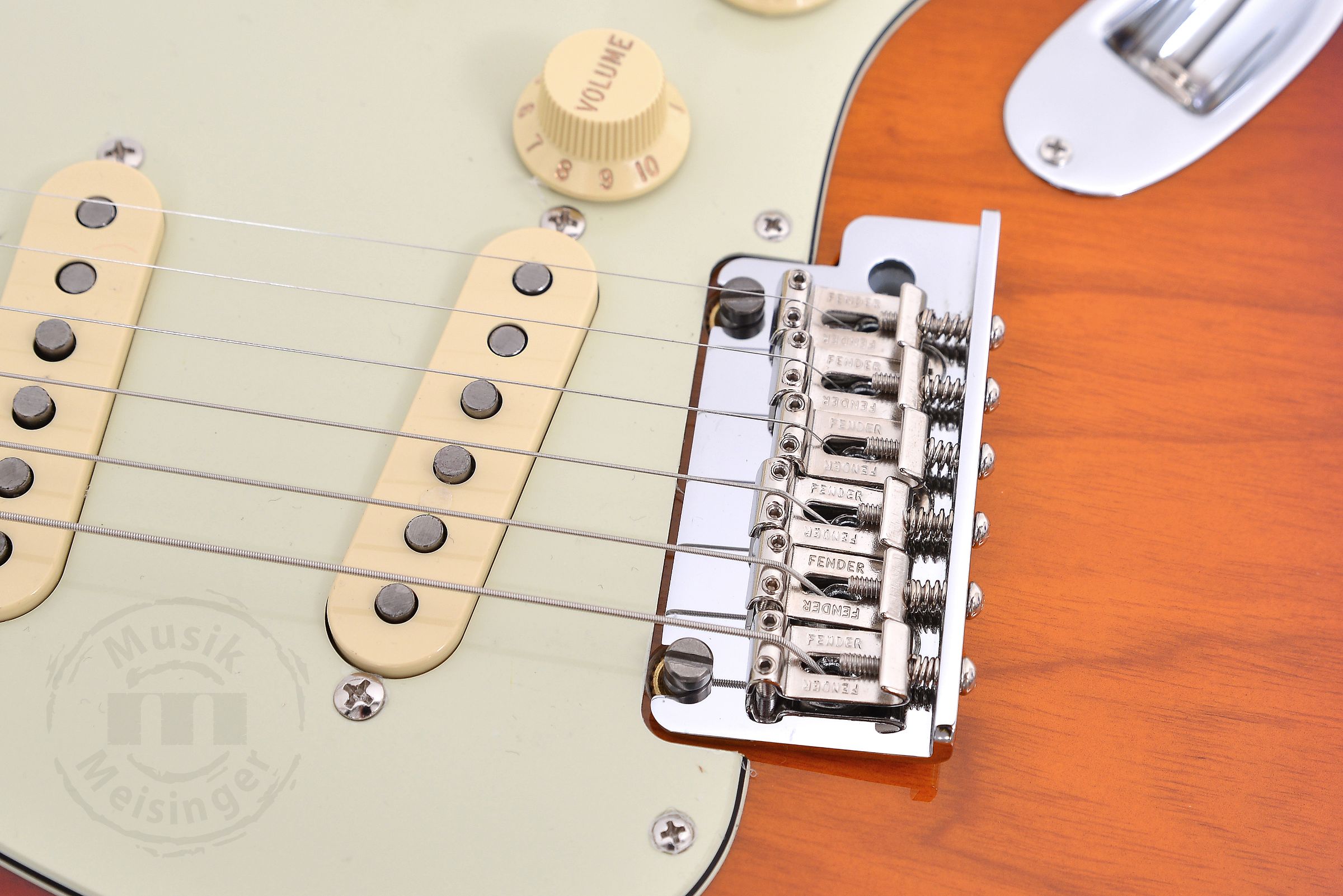 FENDER DE AM PRO II STRAT V MN 3TSB