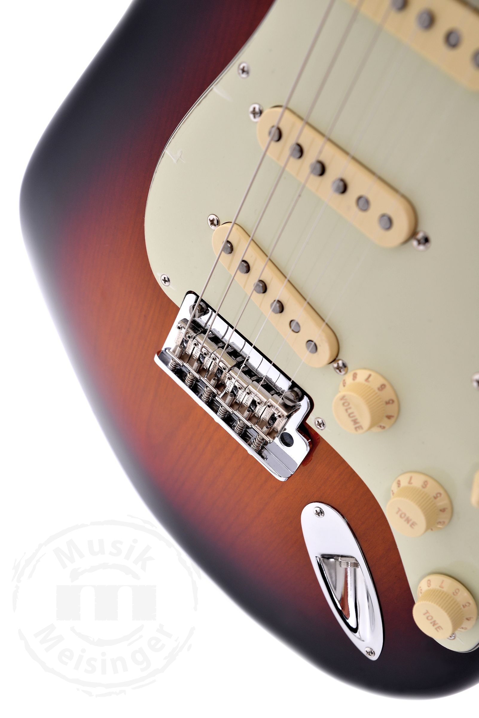 FENDER DE AM PRO II STRAT V MN 3TSB