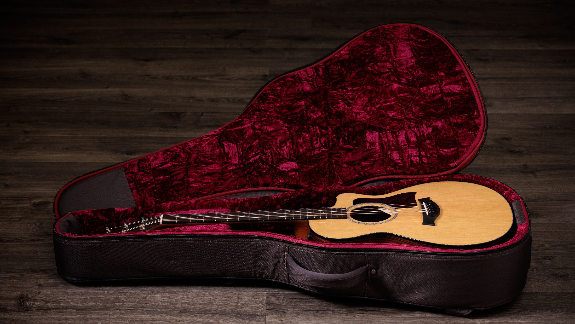TAYLOR 212ce Plus