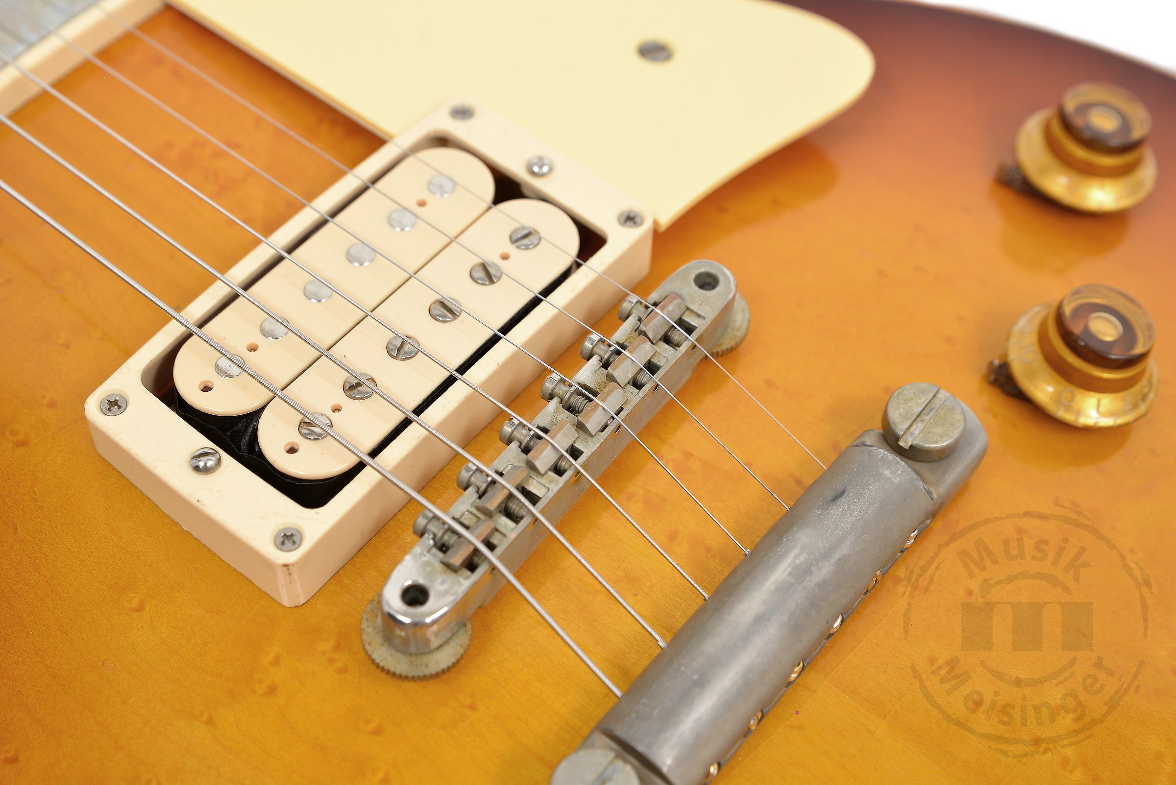 GIBSON Custom LE 1959 Les Paul Standard Reissue with Birdseye Maple Top, Light Aged, Peach Tea Burst