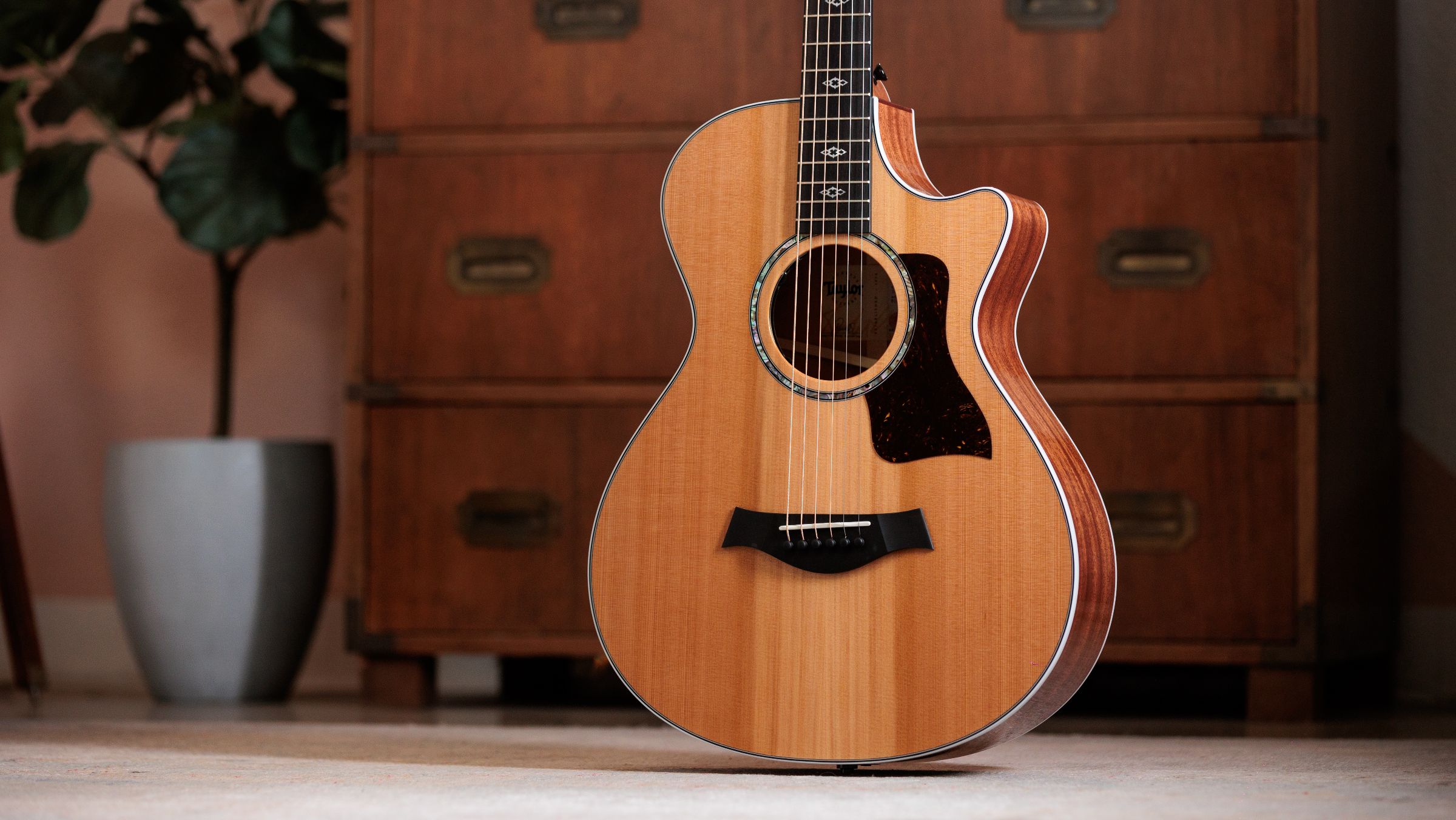 TAYLOR 512ce 12-Fret Next Generation
