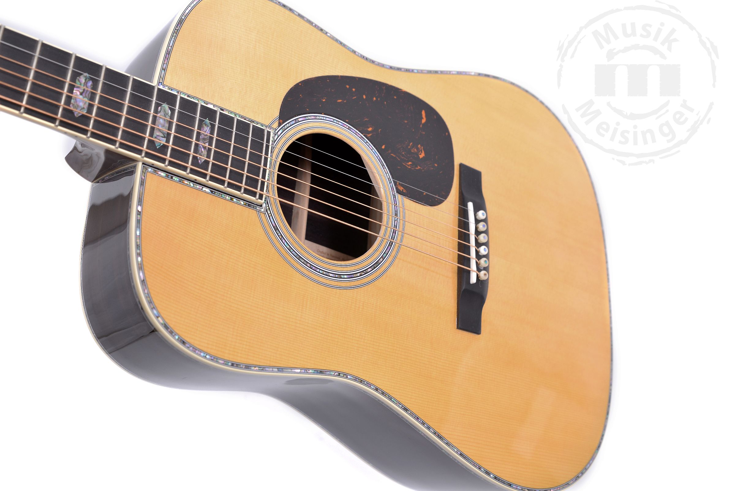 MARTIN GUITARS D-45